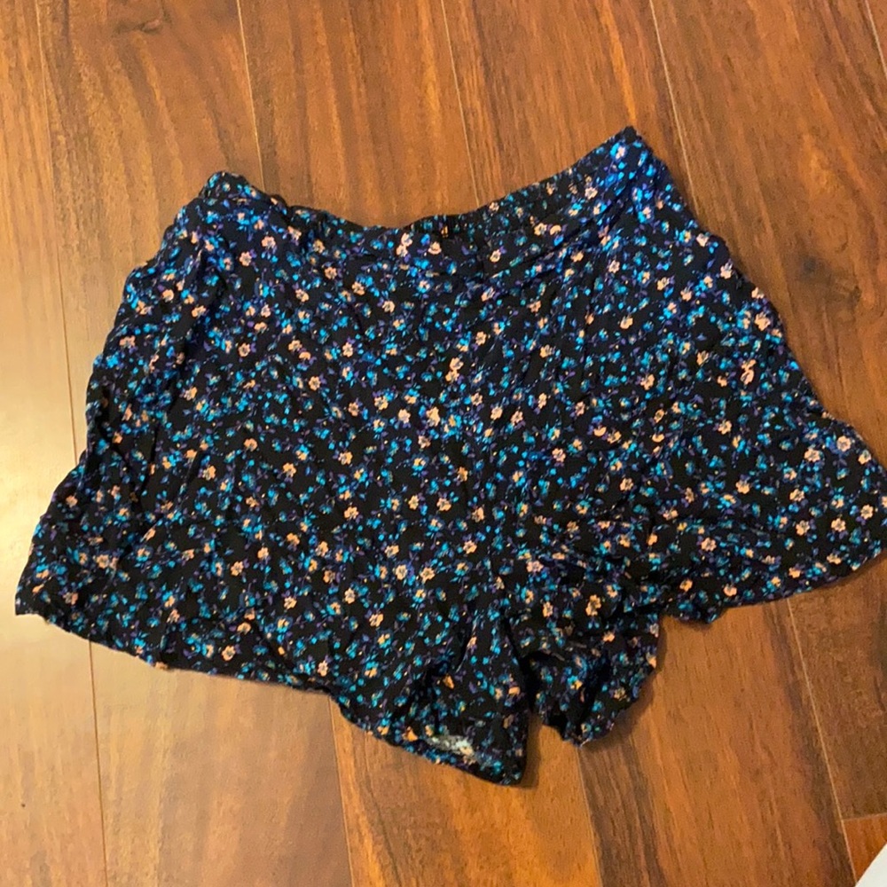 Flowy floral shorts